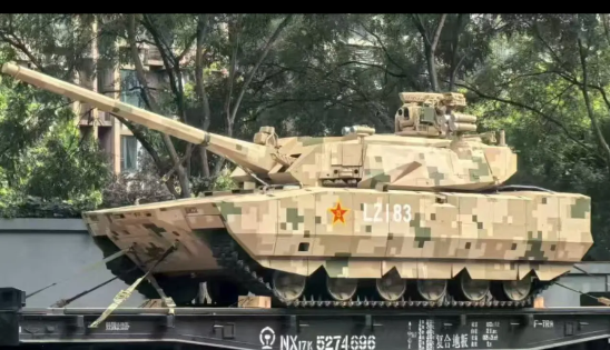 说一下这个4代坦克吧，算得上是今年阅兵最大亮点之一，但它其实不是什么混动，而应该