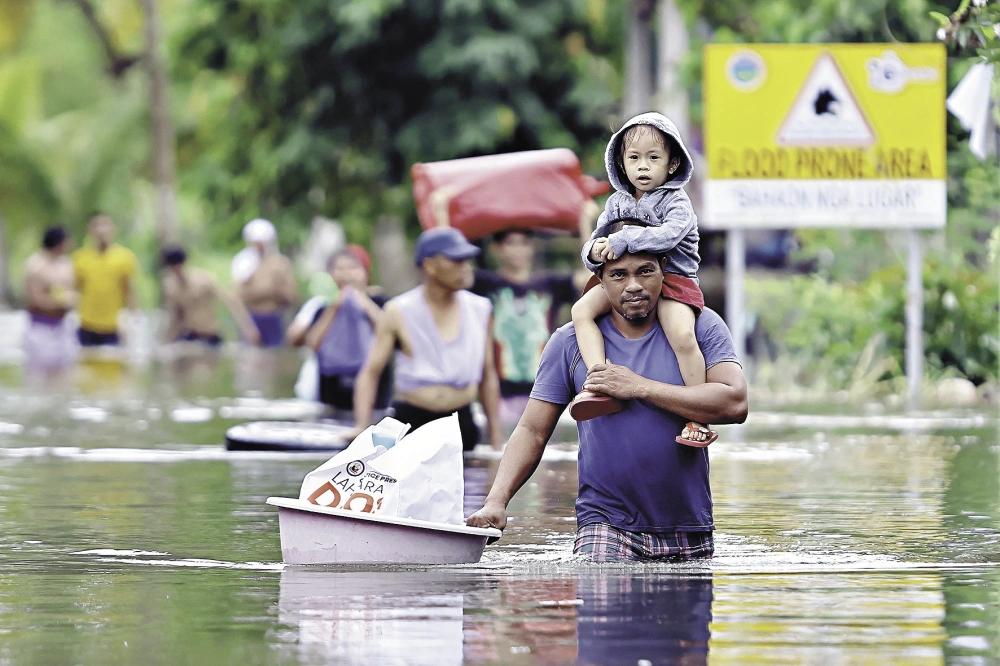 菲律宾再次遭受海鸥台风的袭击，全面损失惨重，到处一片哀豪，菲律宾的救援物资极其匮