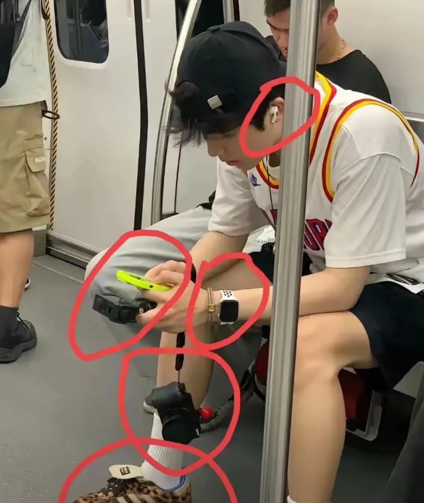 一看就知道，这是有钱人家的孩子啊。