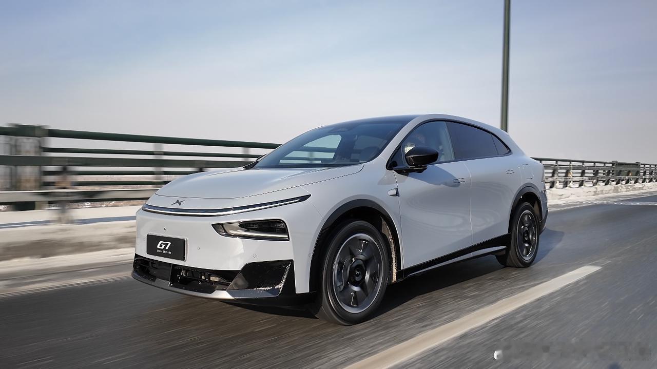 这个冬天，小鹏G7的超长续航让冬天不再寒冷。1704km综合续航，430km纯电