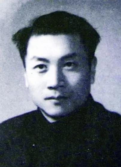 1944年，地下党任远被捕，被捕后，他装疯卖傻，企图蒙混过关。谁成想在狱中，他撞