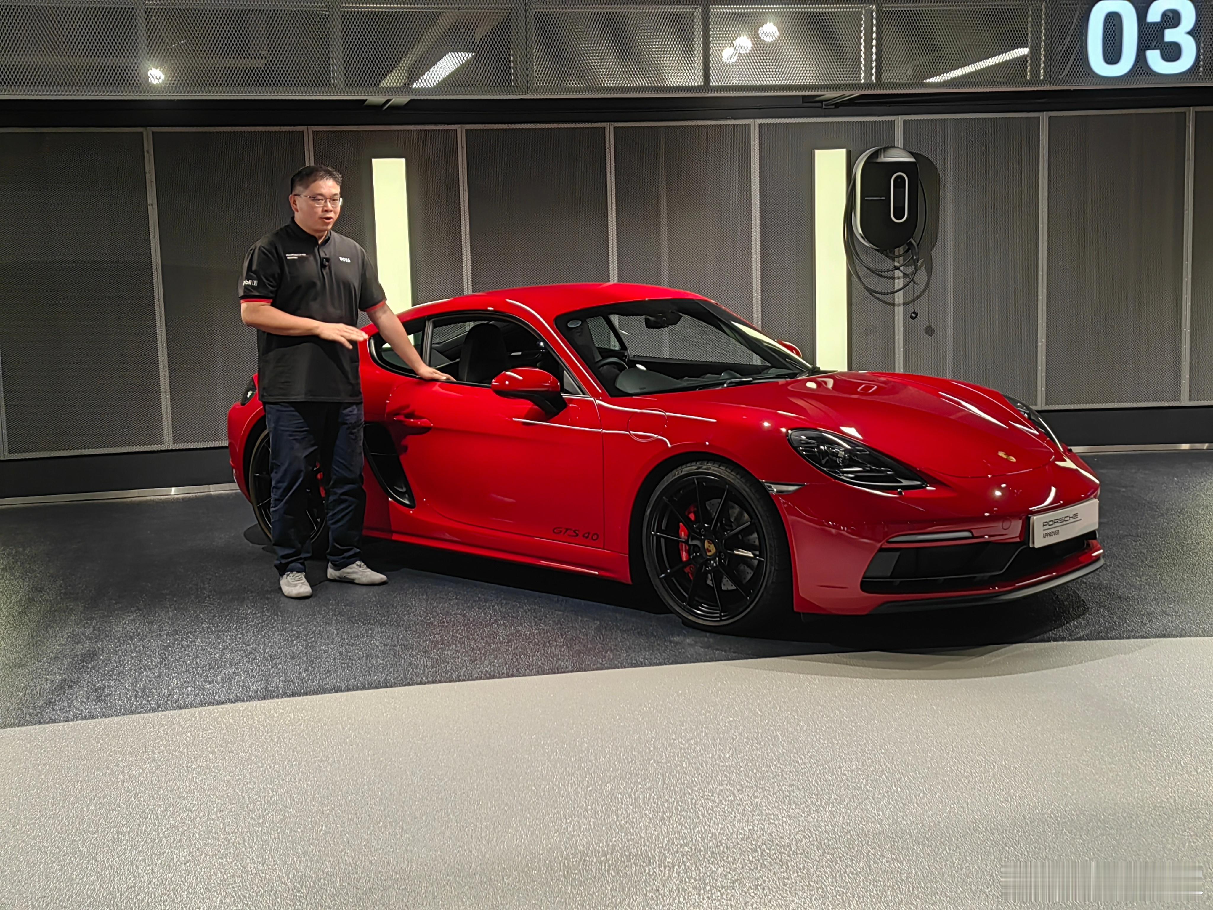 保时捷Cayman718GTS4.0，除了GT4之外，顶配了，今天Ja
