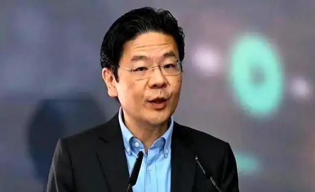 现在是2026年6月，网上常有人用一句很扎眼的话概括新加坡的外交姿态，中美起冲突