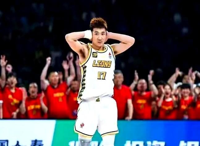 想卖卖不掉，想留又怕伤。孙铭徽这事，广厦管理层心里跟明镜似的。一身的伤病，直