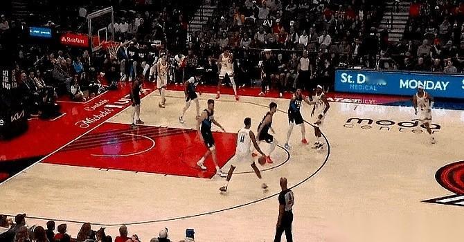 我真的服了。眼看要追回来了，一口气差点没上来。斯普利特教练，您到底在想什么？