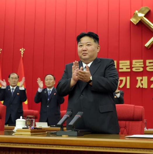 七国集团曾联合发声：朝鲜必须弃核，一颗都不许留。谁能想到仅仅过了48小时，G