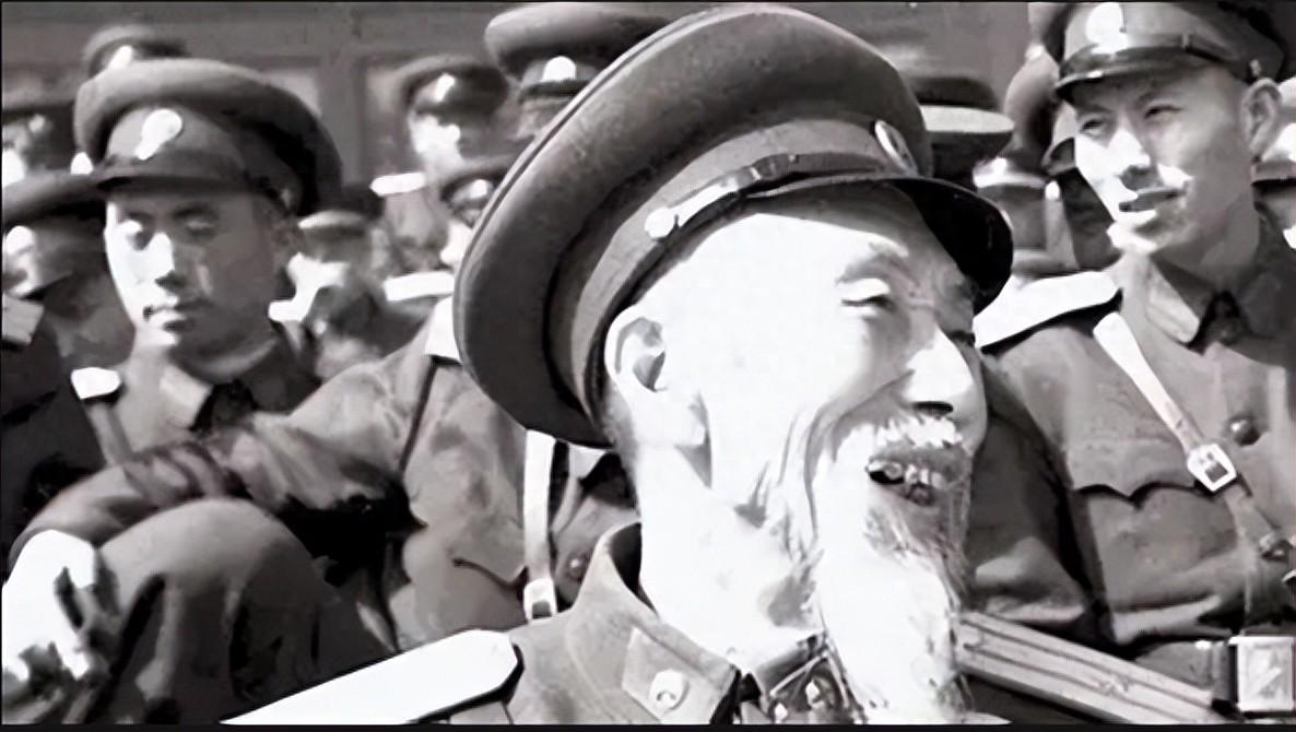 大众聊1955年开国授衔，目光尽数聚焦元帅、上将一众沙场猛将，极少有人知晓，授衔