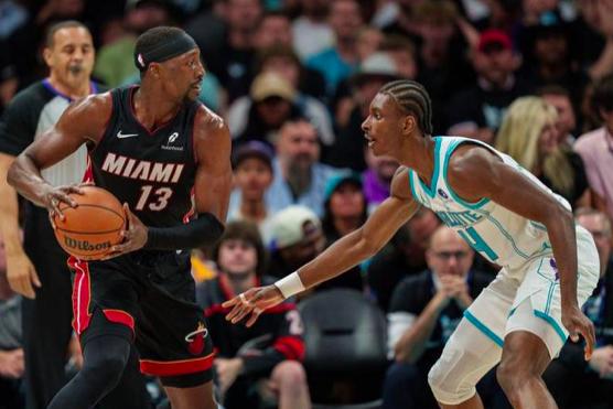 现在最后悔的莫过于热火主教练斯波了！NBA附加赛第一轮，热火客场126-127