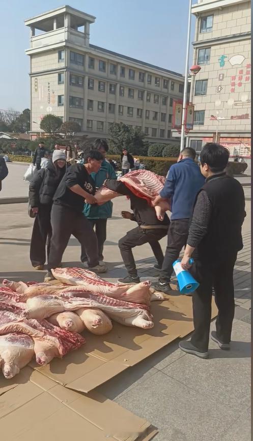 【安徽一学校奖励优秀学生整只羊扛回家，学校：总共发了价值14万多元奖品】2月11