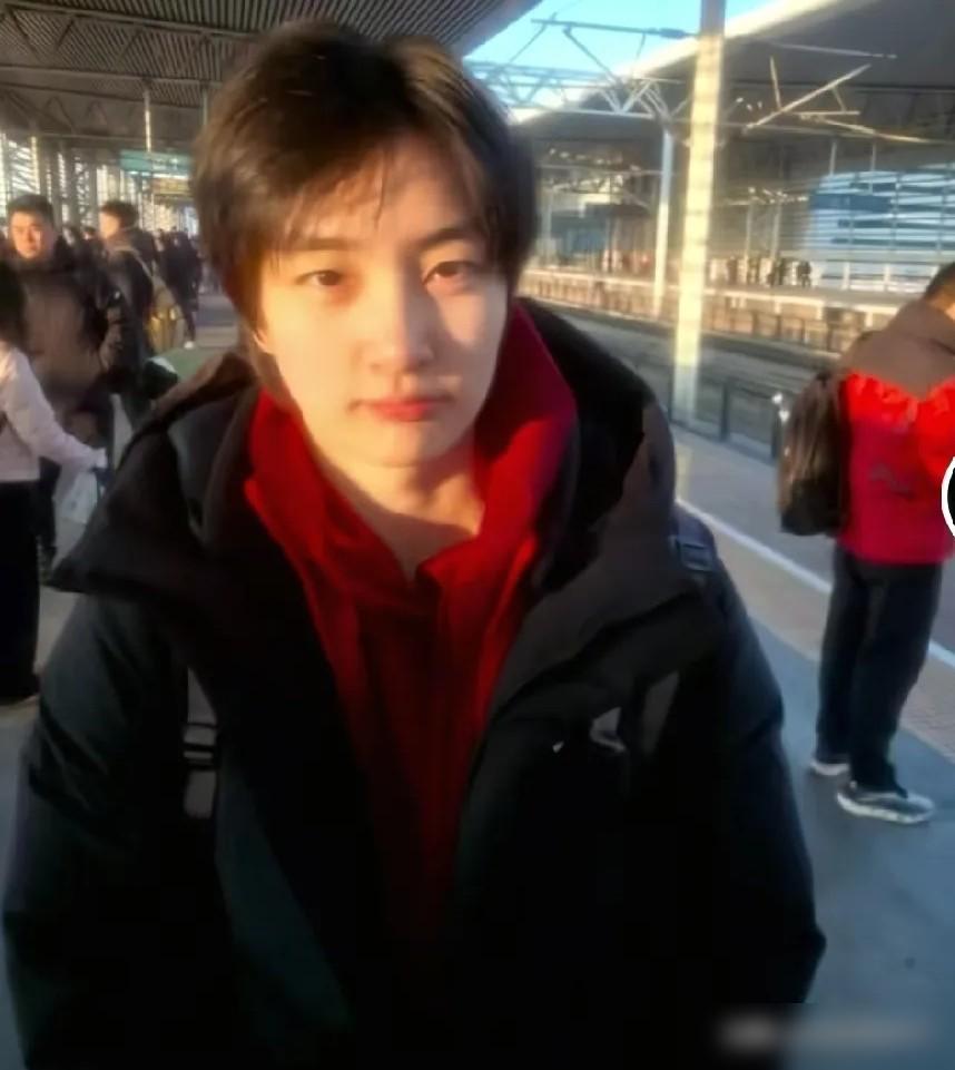 不得了，又出现了四名董铭霄一样的队员担心朱航婷、路晶、李荣钰、孙婉君又被培育成