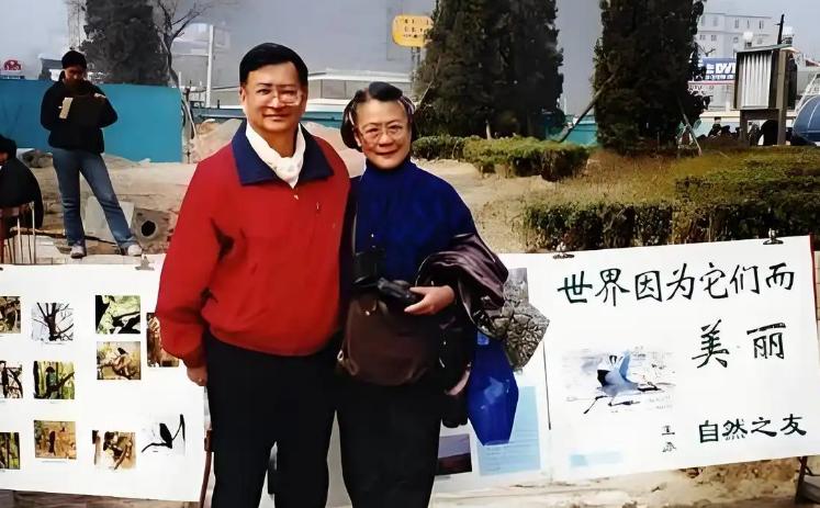 1969年，37岁的梁从诫下放江西劳作，周如枚妻子怕连累，提出了离婚，还给孩子改