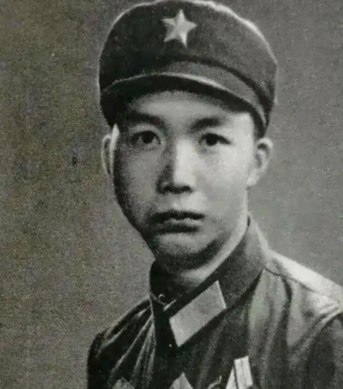 1979年，有个名叫高华忠的战士，领到了死守阵地帮全营撤离的绝命任务。仗打完了，