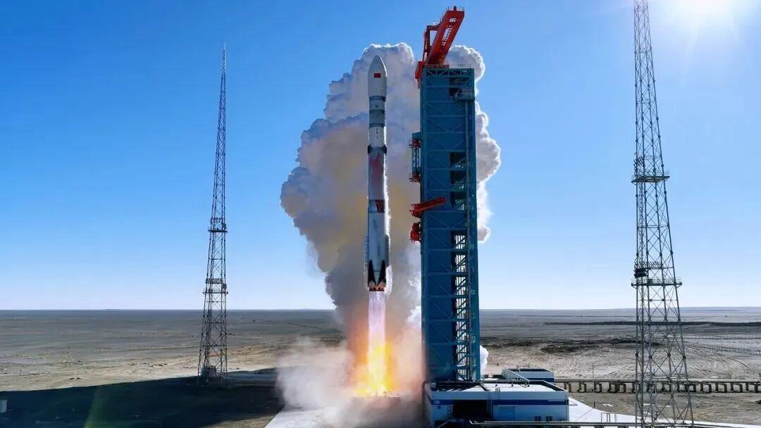 又一卓越成就，外网集体羡慕，SpaceX迎来有力竞争对手央视新闻8月19日报