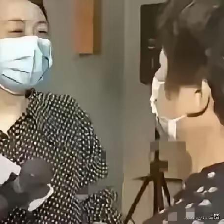 老杜一路躺赢，用她自己的话说：“家国还了我清白。”可是支持老杜的人依然少得可