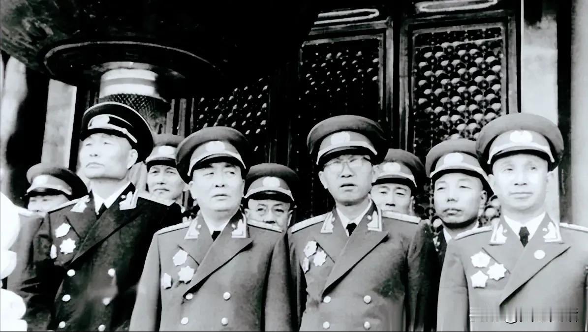 1955年授衔，上将名单中划掉的9位将领1、陶铸。四野政治部主任、四野前委成