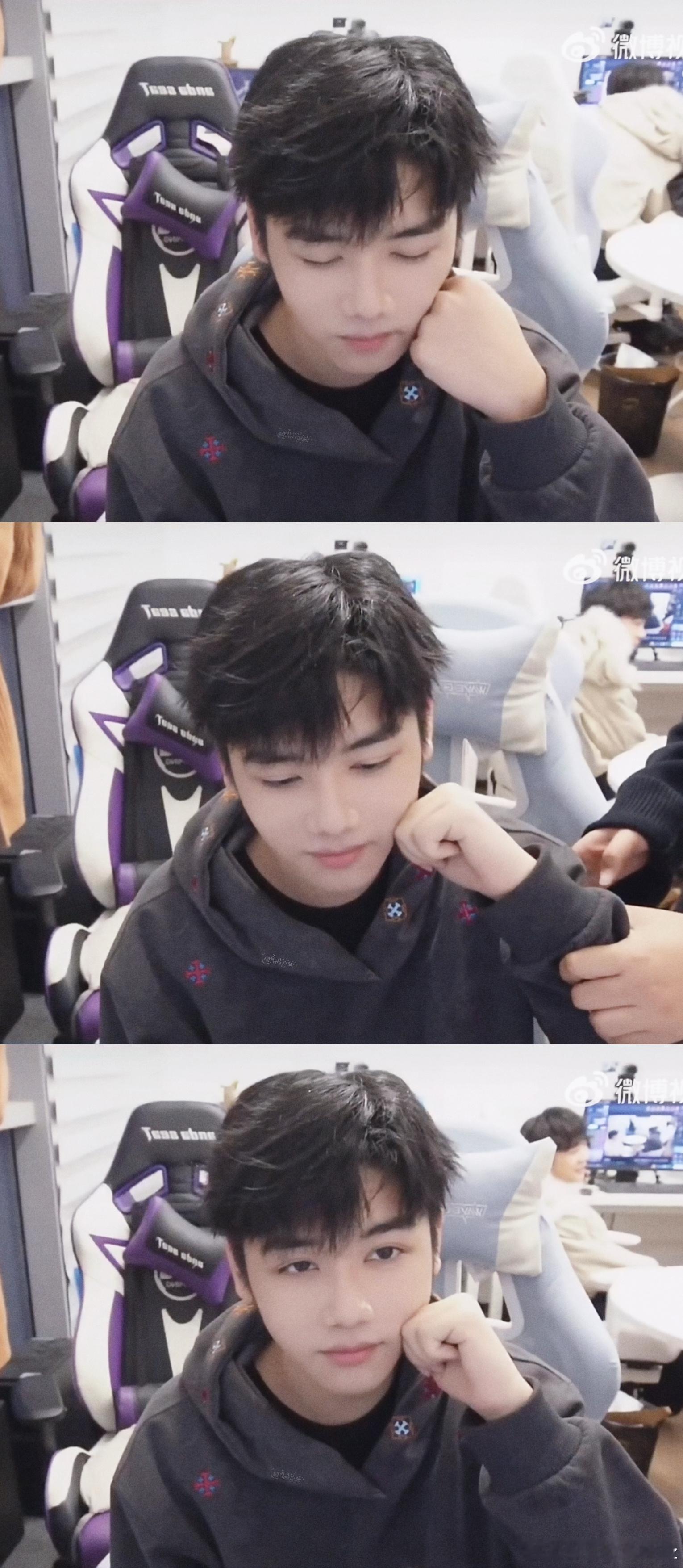 害羞但乖乖卖萌的伟桑萌萌