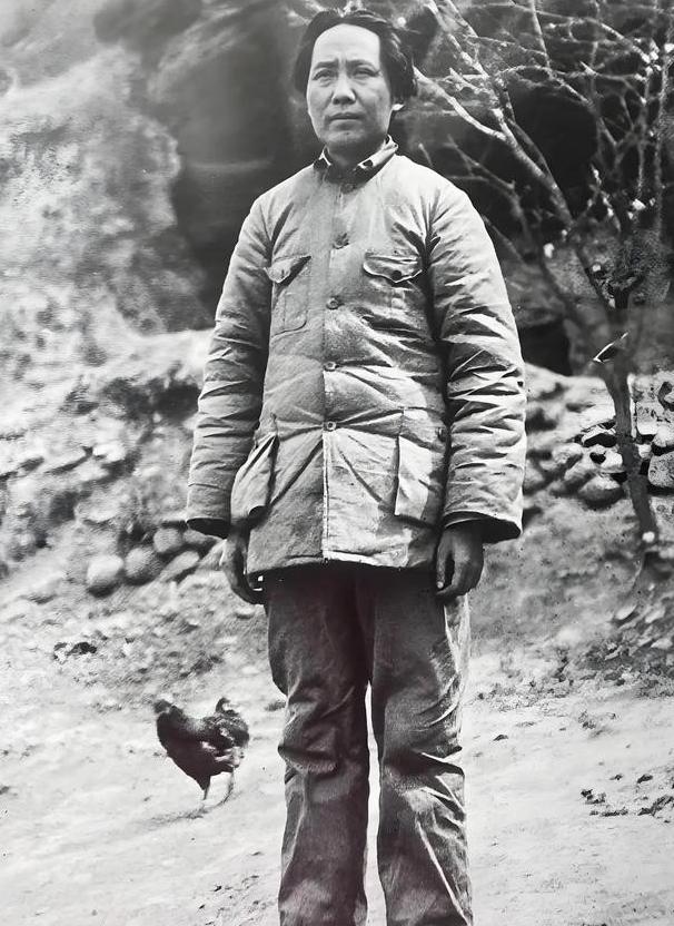 为啥当年很多人不服毛主席？甚至连开国元帅刘伯承，长征前都曾投票撤掉他的指挥权？真