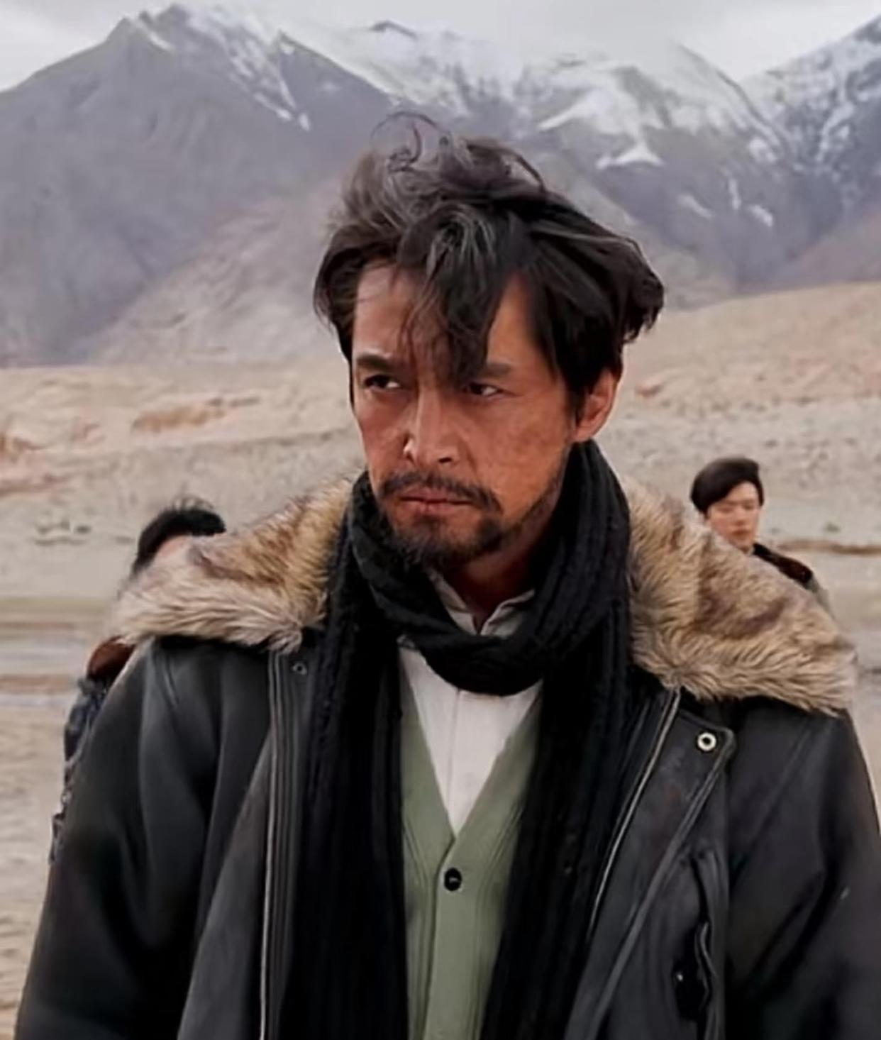 海拔4700米，连成年人都喘不上气，胡歌却把自己3岁的女儿，扔进了可可西里。不