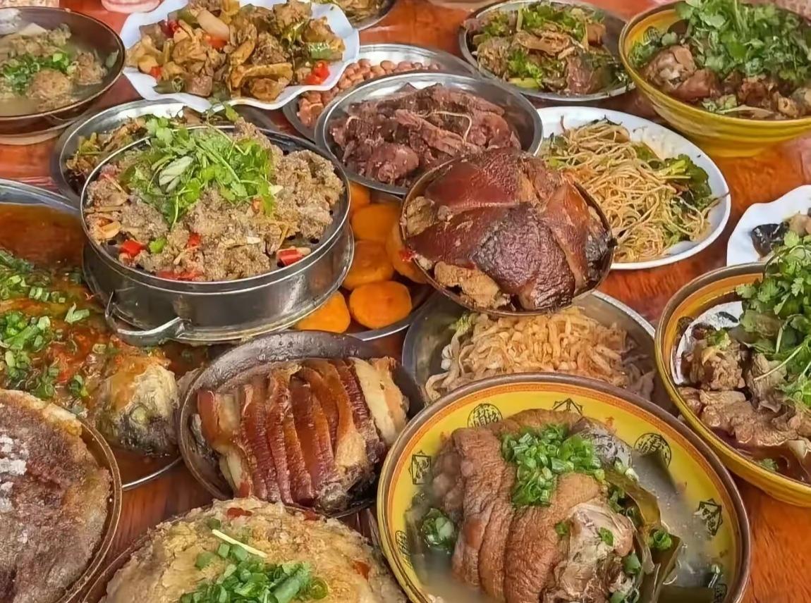 重庆菜不是川菜这说法对吗？当然将重庆菜称为渝菜也没错，但要说渝菜自成一派是和川菜