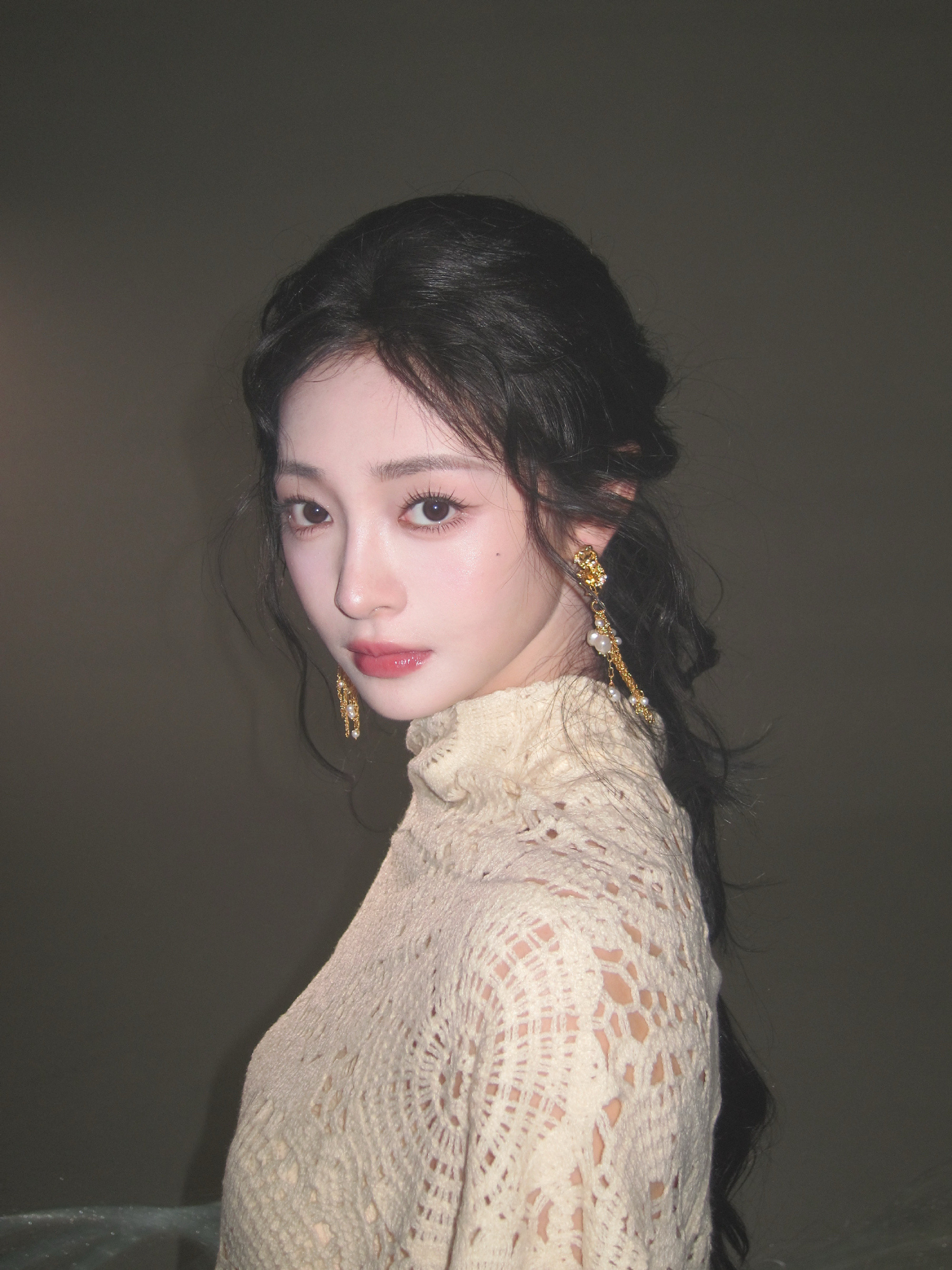 回眸一笑百媚生