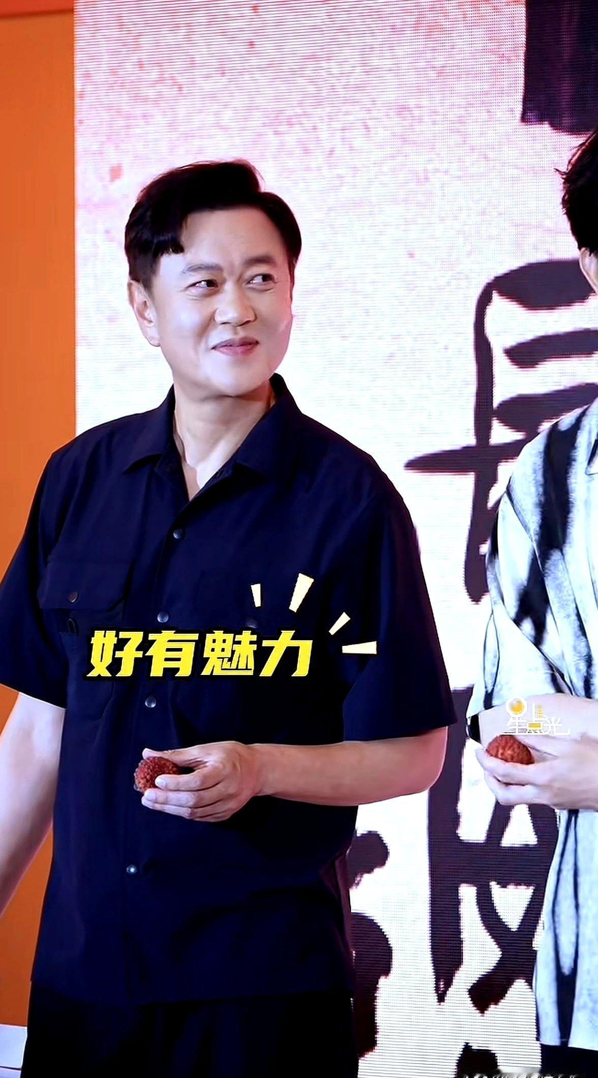 太像了，这冯嘉怡和任嘉伦太像了！近日，实力派演员冯嘉怡出席电视剧《长安的荔枝
