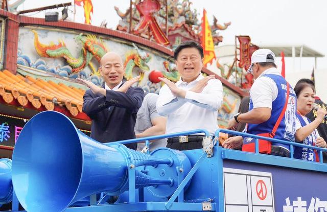 全台大罢免7月26日投票，近日许多蓝白政治人物接连到花莲帮国民党团总召傅崐萁站台