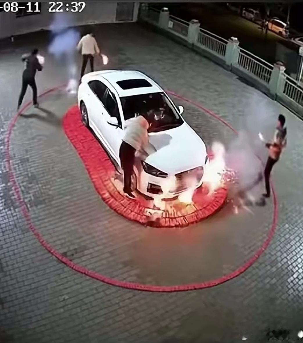 真有这么蠢的人吗？有点难以自信。