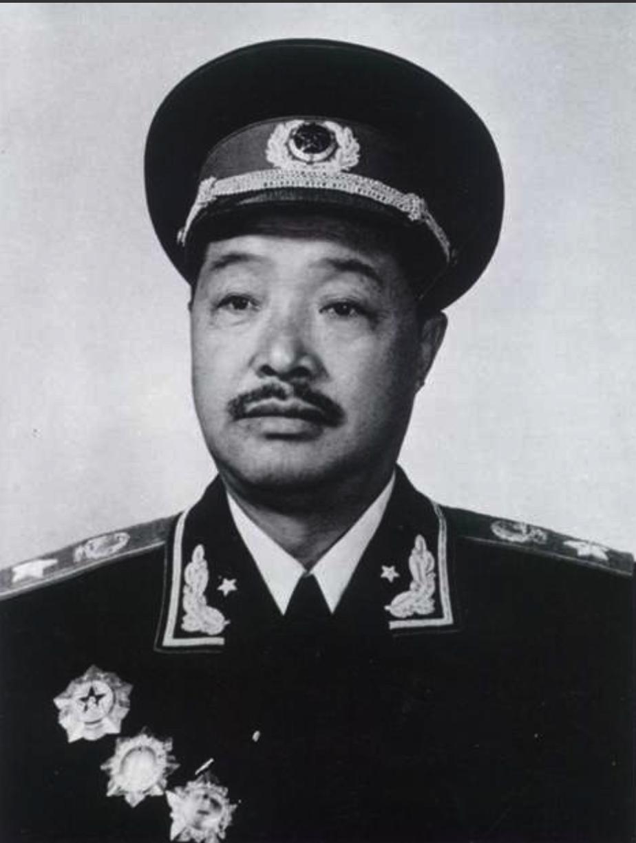 1948年，西北野战军开会，贺炳炎、廖汉生竟当众跟彭德怀顶嘴！贺龙气得拍桌子：跟