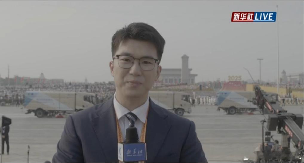 九三盛大阅兵没想到吧，还有第零方阵23台比亚迪纯电动环卫车T18组成的“绿色”