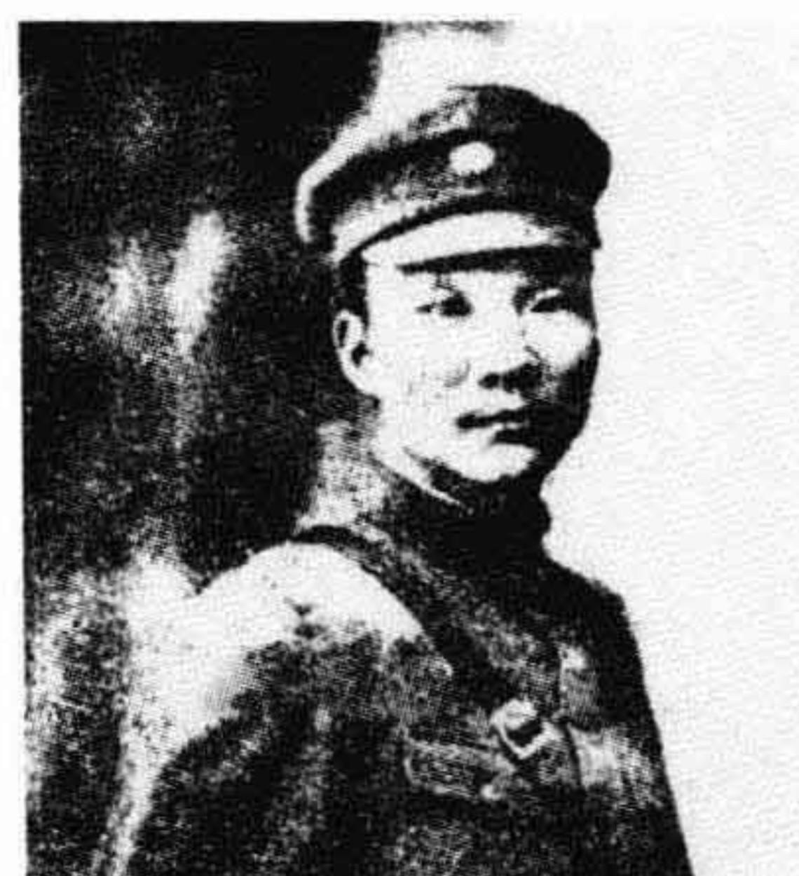 反革命刽子手许克祥，他是陈赓大将的同乡，早年出身贫苦，曾为陈赓家雇工。1927年