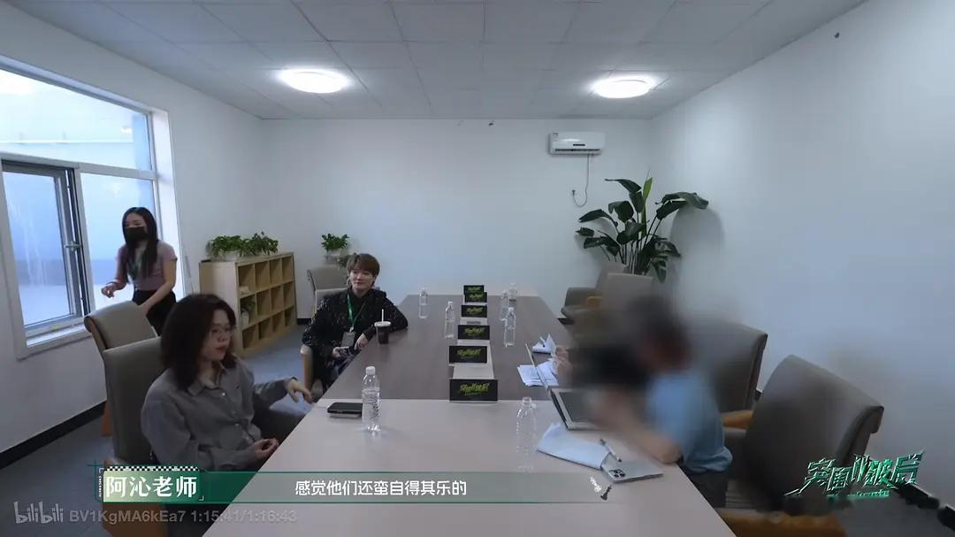 很难想象这是一群要出道的练习生们，这个水平