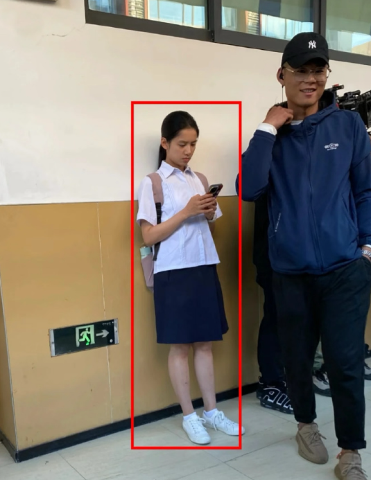 张婧仪演的高中生真的好真实啊​​​
