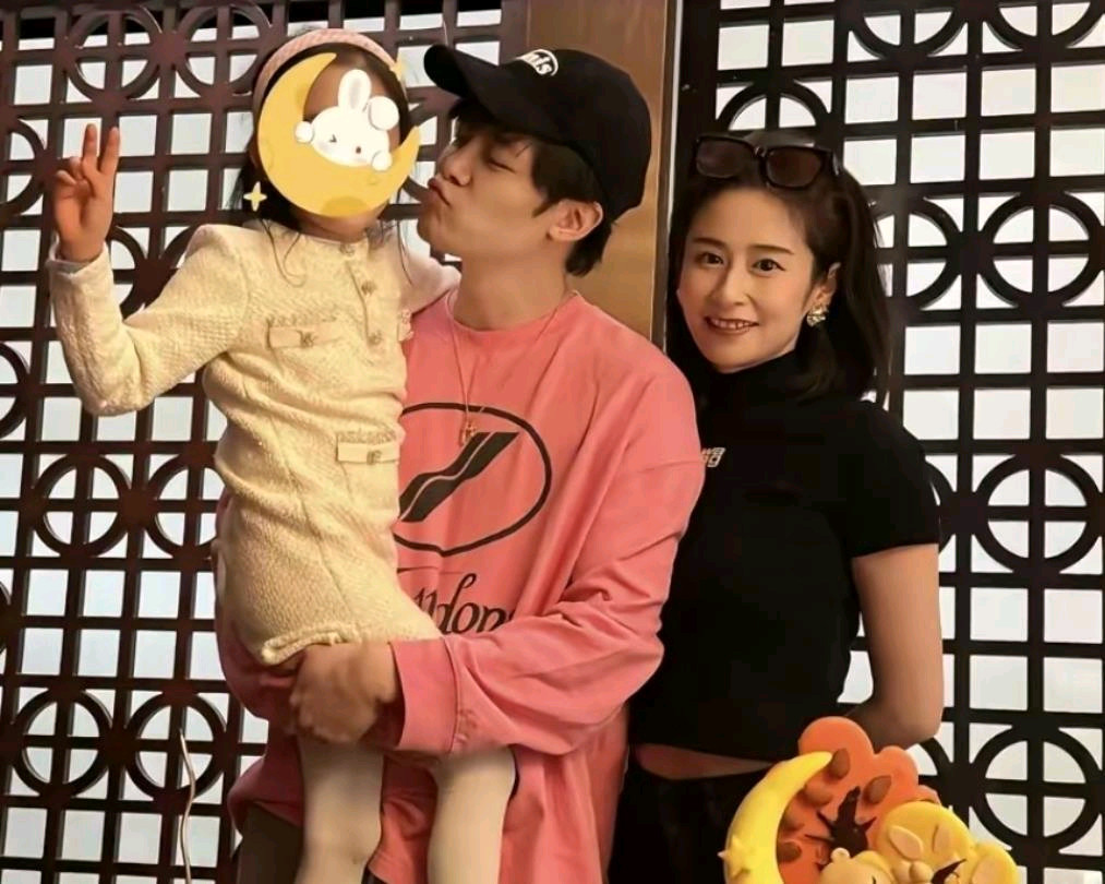 颖儿37岁生日现场太暖！付辛博抱娃出镜，众多好友到场，明星友谊比热搜更真