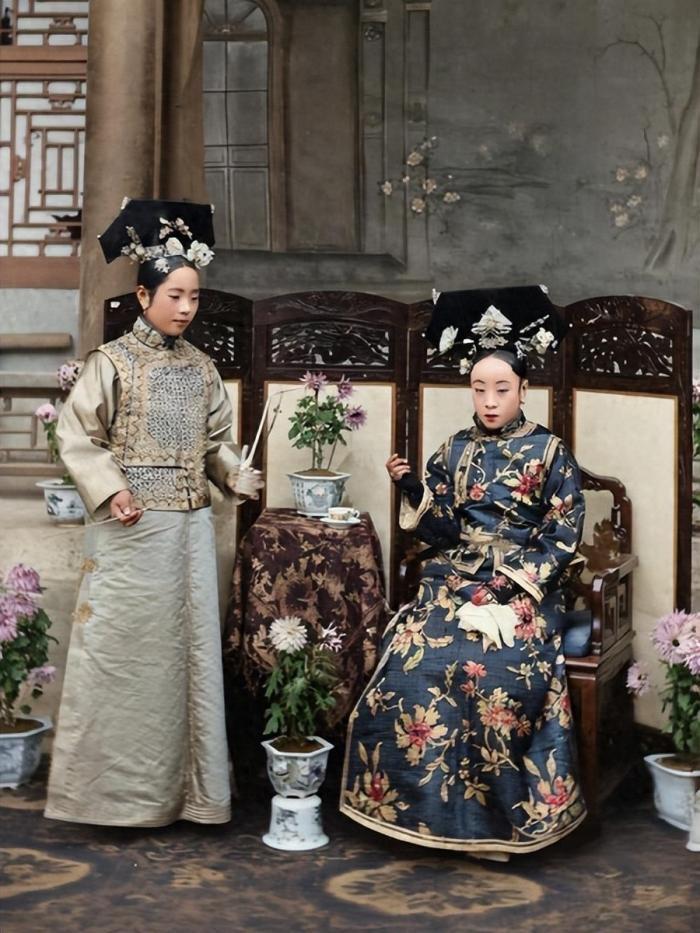 溥仪的亲生母亲，慈禧的干闺女，身份显赫，为何吞鸦片悲惨离世？1921年9月3