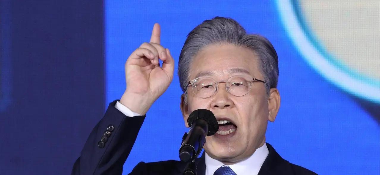 复旦沈逸教授，一句话就戳破了真相！日本人和韩国人，为什么最近越来越恨我们？很多