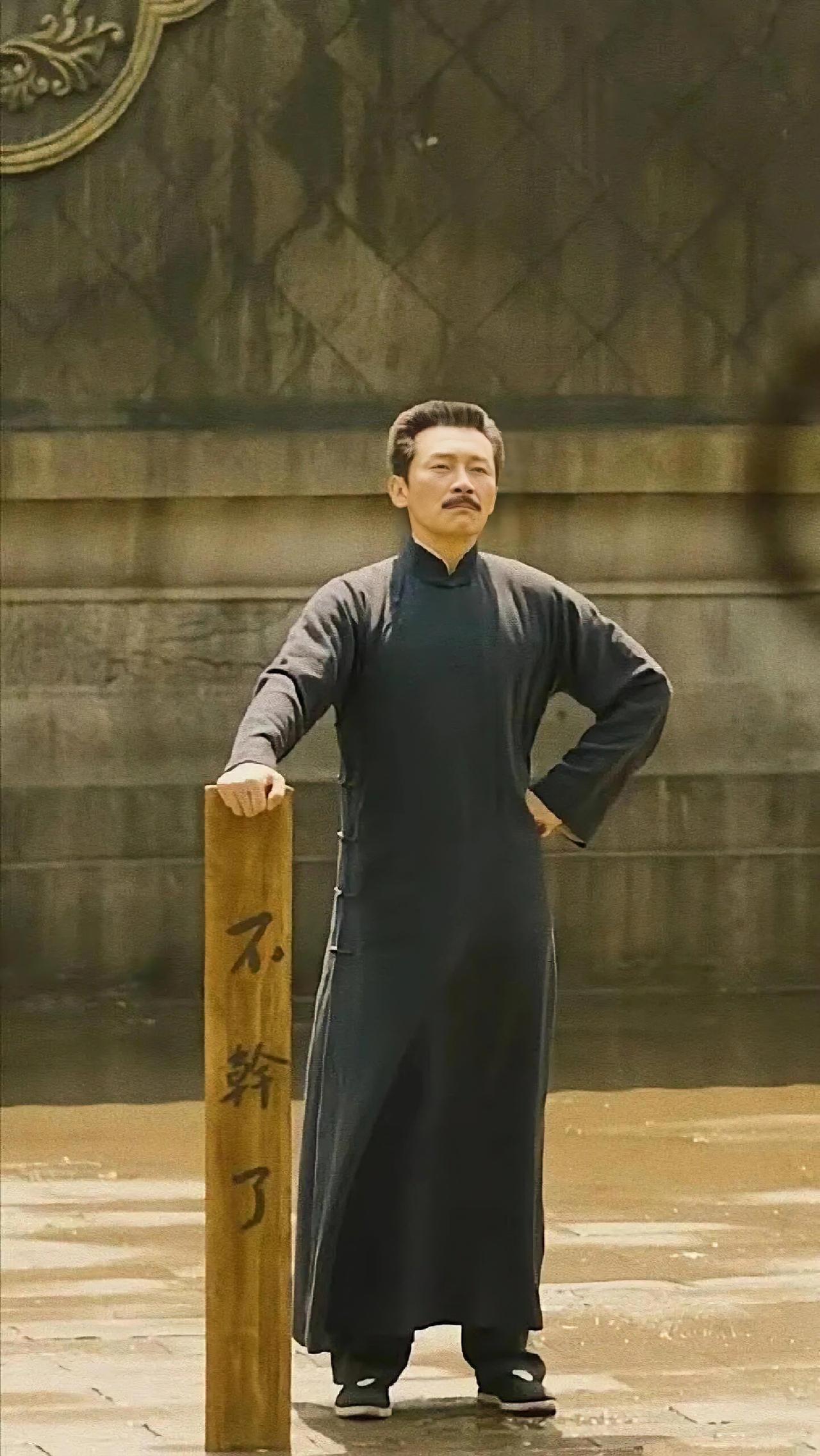 我认为每个人都应该睡到自然醒再去上学上班，你们觉得呢？上班的自己上班精神状态