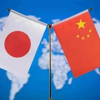 日媒炸锅了！说我们态度“非常强硬”。8月27号，日本每日新闻自己报的——日本两党