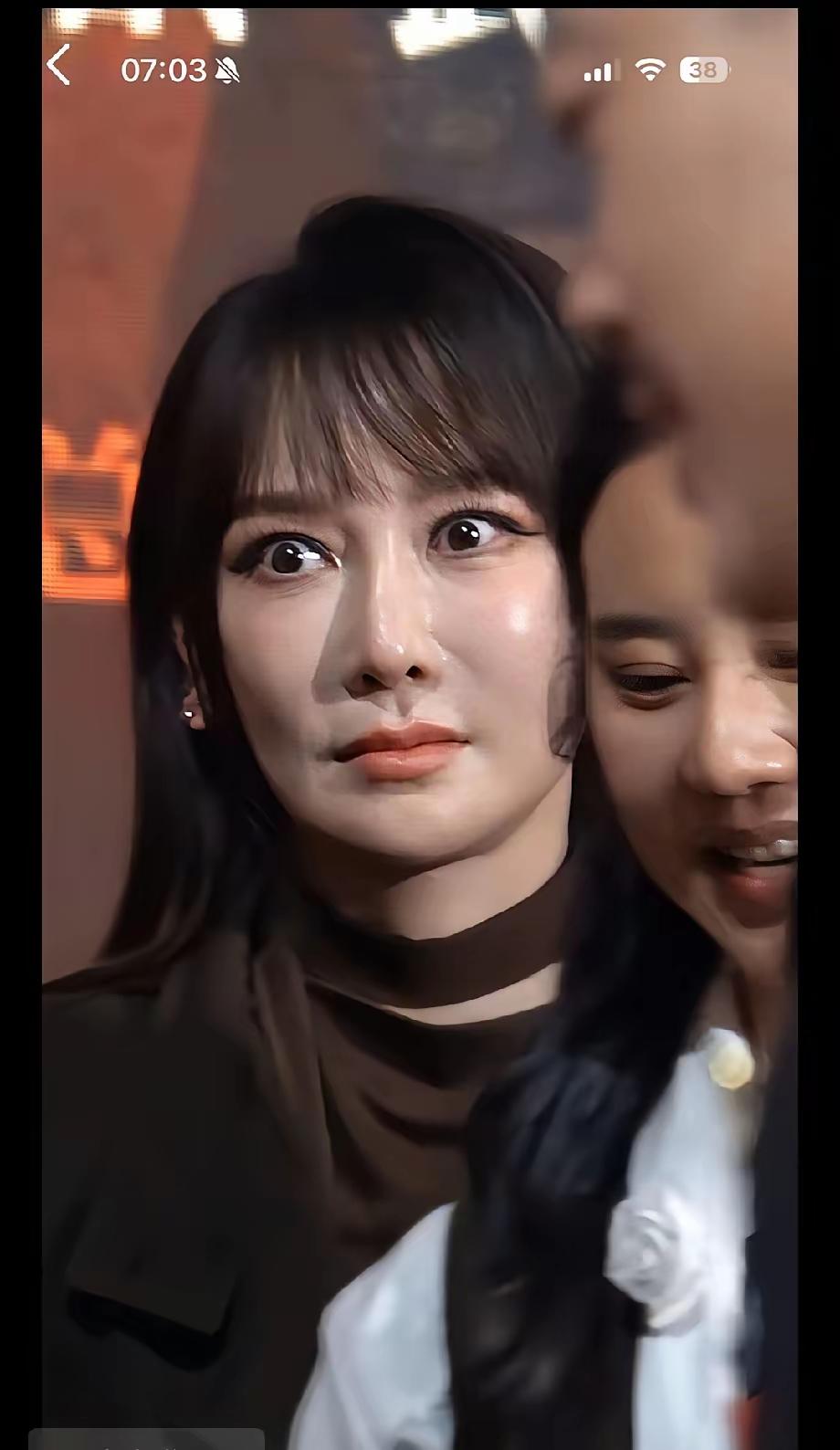 萨顶顶跟古天乐是同一个流派的吧[无奈吐舌]……？瞪眼派……种子选手……才41就