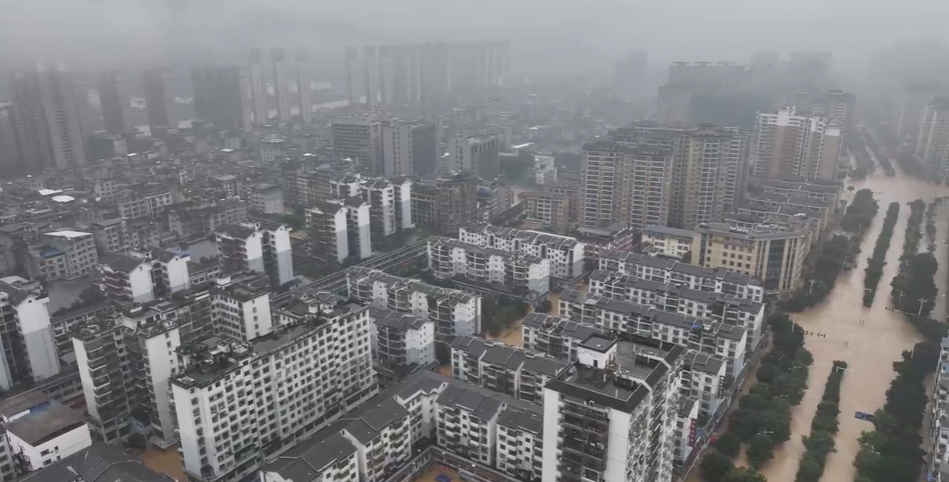 贵州榕江启动防汛I级应急响应 航拍画面曝光: 城区大面积被淹