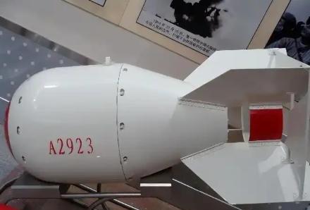 原子弹原理早已公开，为什么还有那么多国家造不出原子弹？就这么说吧，原子弹这玩意