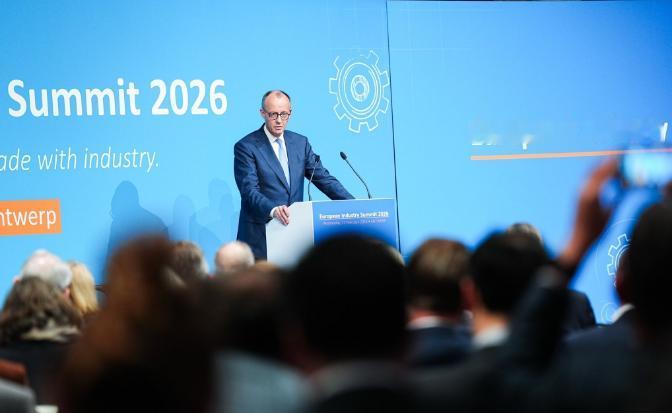 德国总理默茨在2月12日，欧洲工业峰会上发言说：“中国在短短几个月内，建成了世界