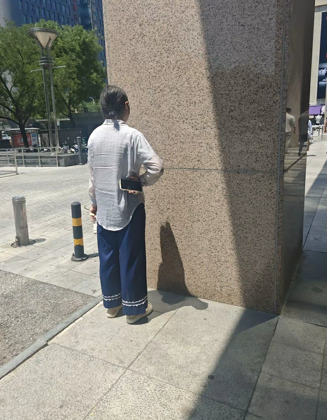 这是什么操作？站了很长时间了