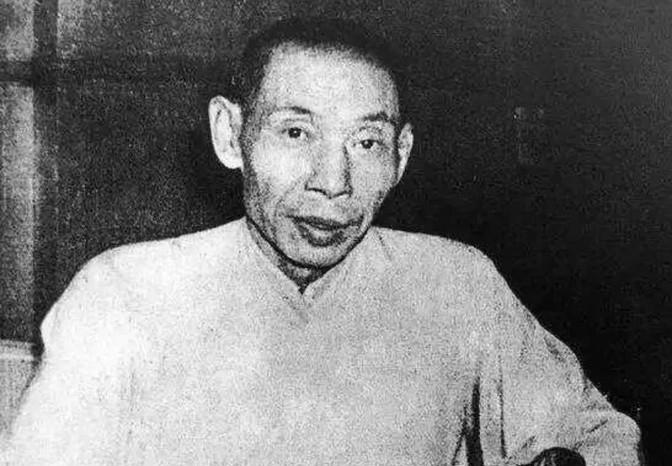 1945年9月，杜月笙前往上海，认为当不了市长至少也是副市长。火车快到上海时，蒋