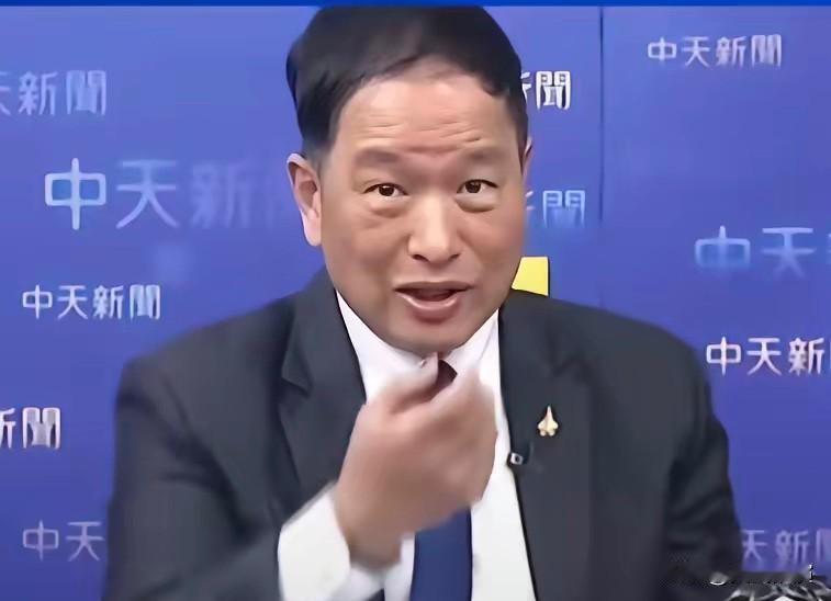 台湾退役将领张延廷：我认为中国大陆通过春晚向外界展示的机器人，他肯定是有目的有猫