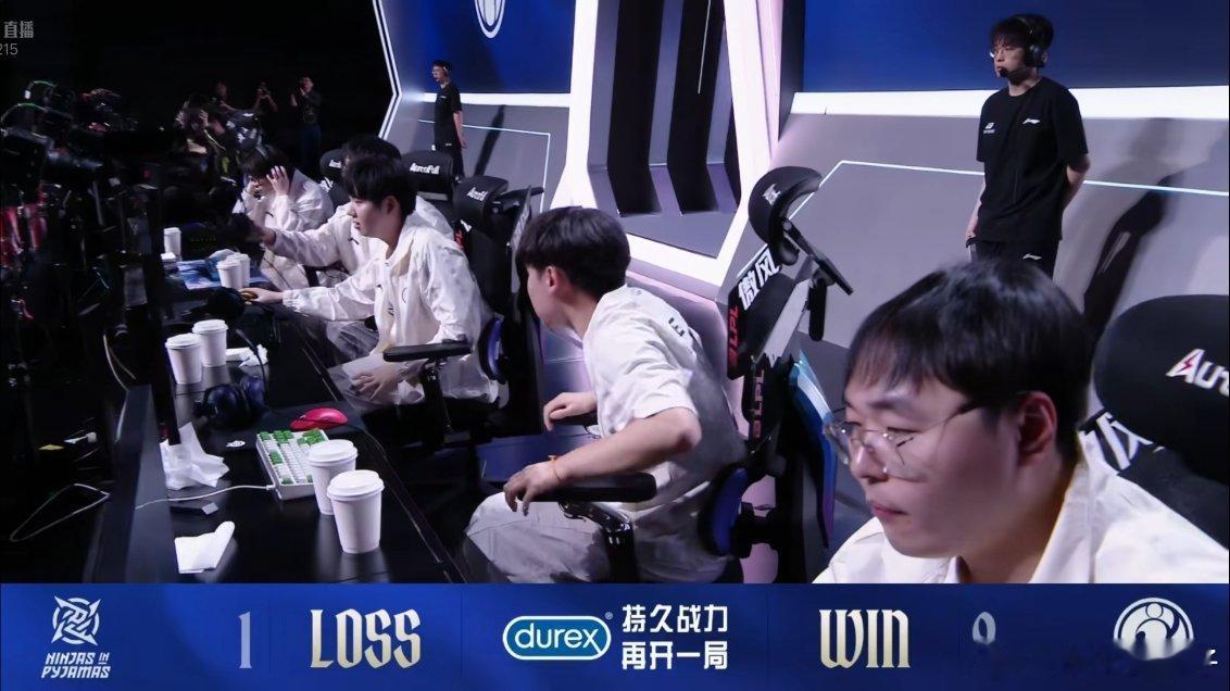 iG新阵容两连胜iG新阵容迎来开赛两连胜。这场打NIP不像揭幕战打TES那么轻