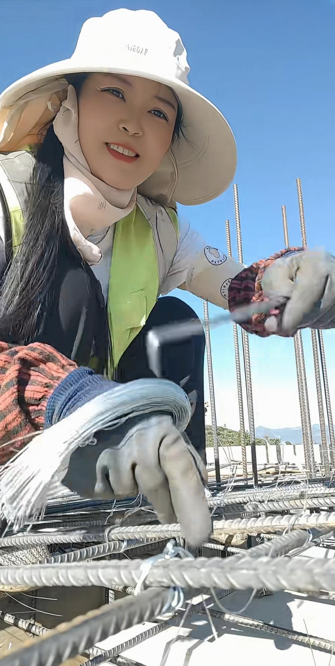 烈日下挥洒汗水