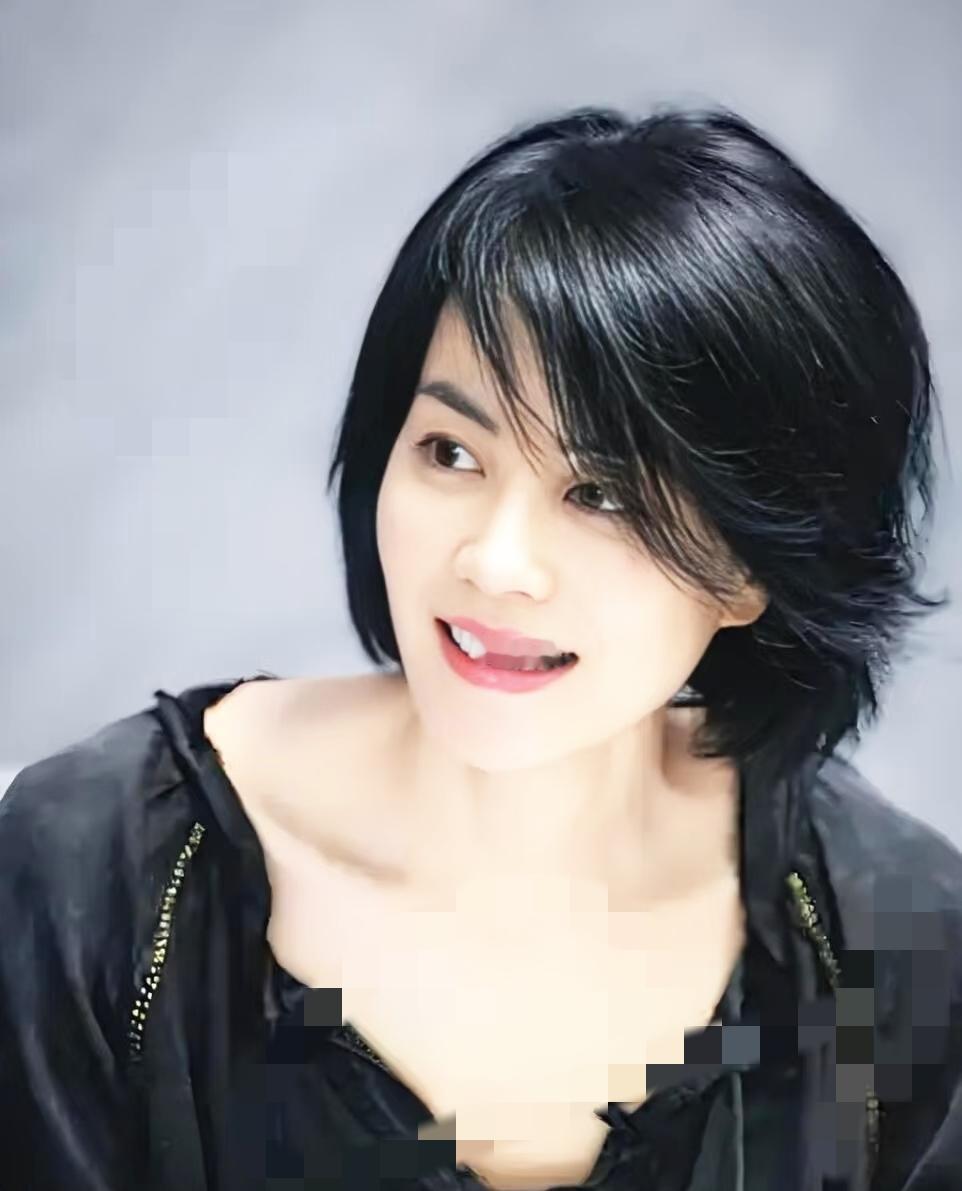 王菲给王家卫拍戏的时候通常就拍一遍，连等导演说“再来一条”的功夫都不给，这底