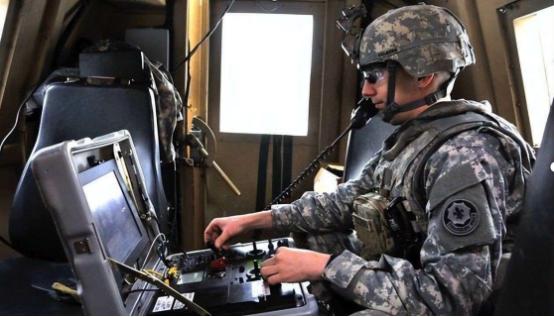 港媒这则关于解放军电子战力量的报道，说白了就是点透了一个关键问题：在未来可能的台