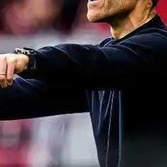 阿隆索从皇马离任后，转头就和法兰克福签了3年合同，年薪400万欧元阿隆索