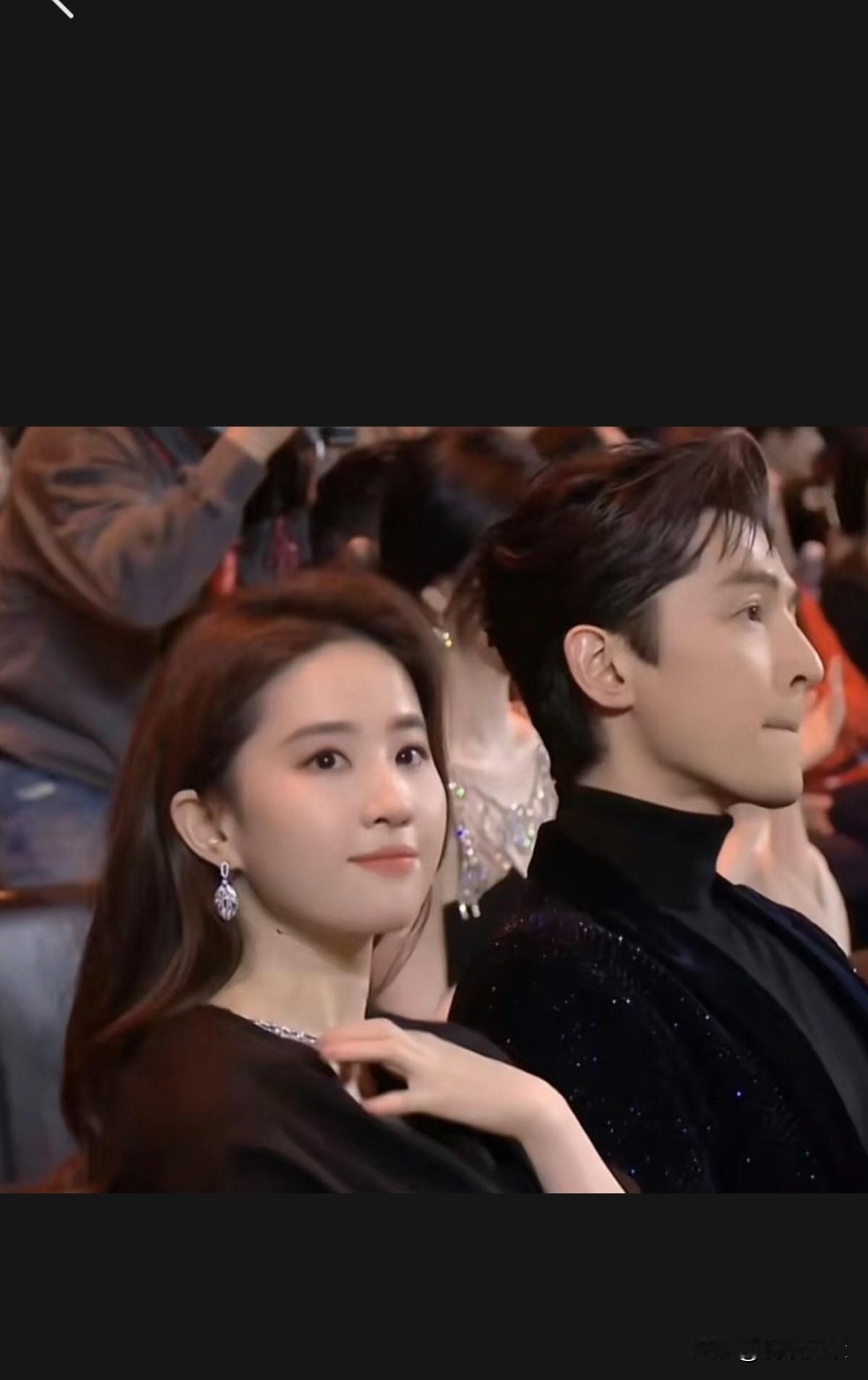 胡歌与刘亦菲没在一起太让人遗憾了，太可惜了，太可惜了，真是意难平。